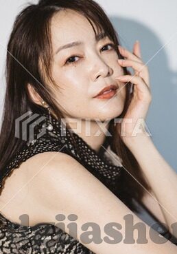 女同女同性中文字幕-女同之爱，跨越界限的温柔篇章